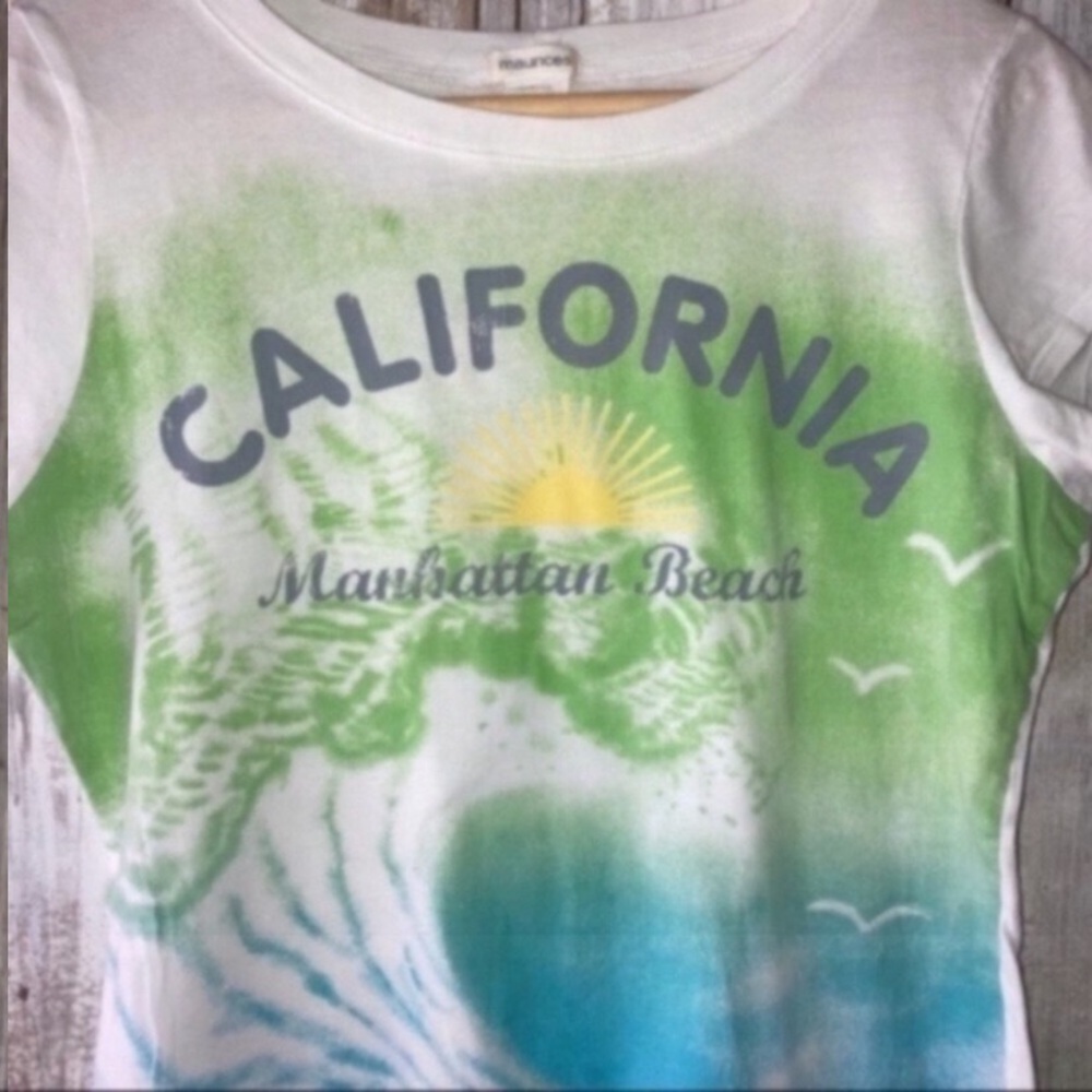 Maurices Manhattan Beach Tee - Picture 2 of 5